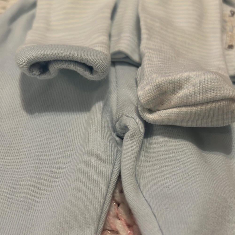 3 preemie outfits,Carters, dinosaurs, baby elephants, & giraffe - cute fabric👼 - Picture 8 of 13